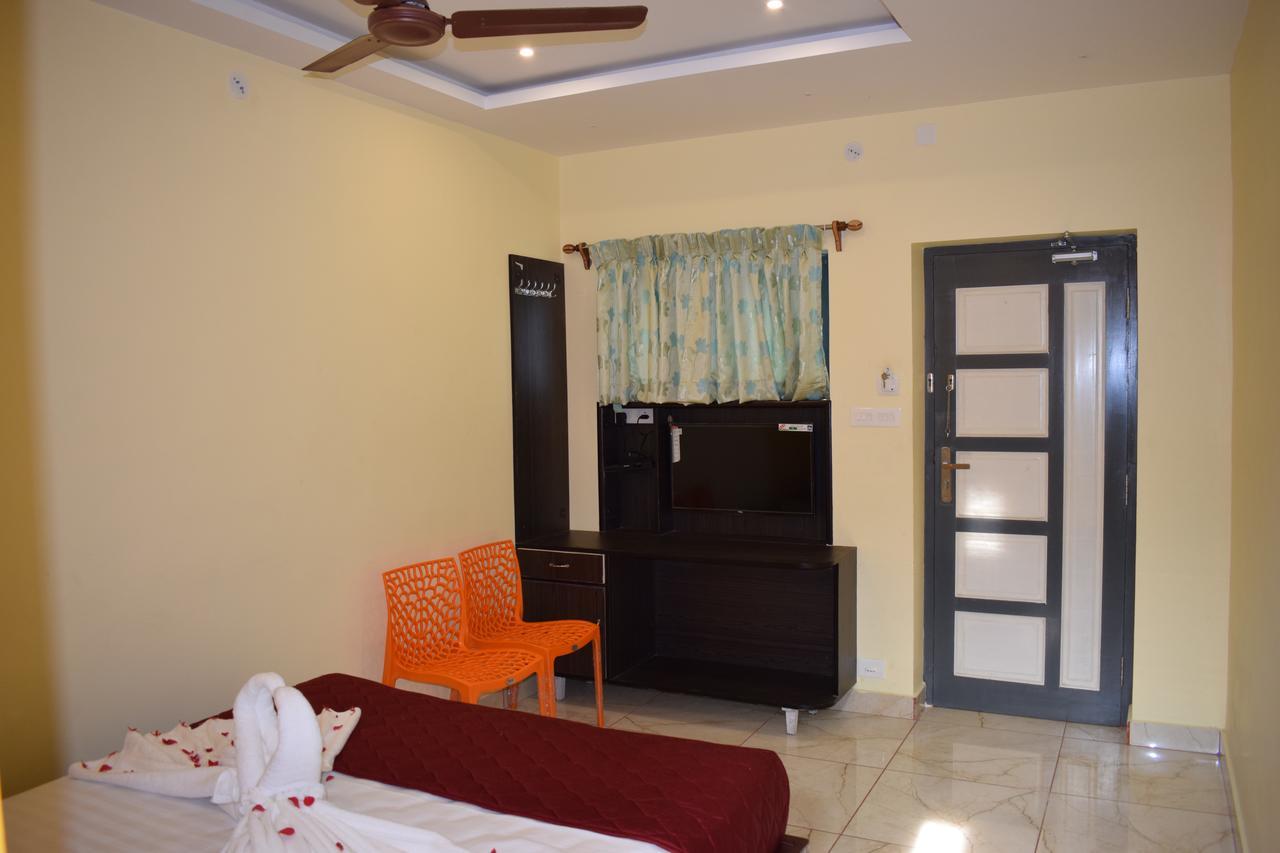Wind Chimes Hotel Kuilapalayam Bagian luar foto